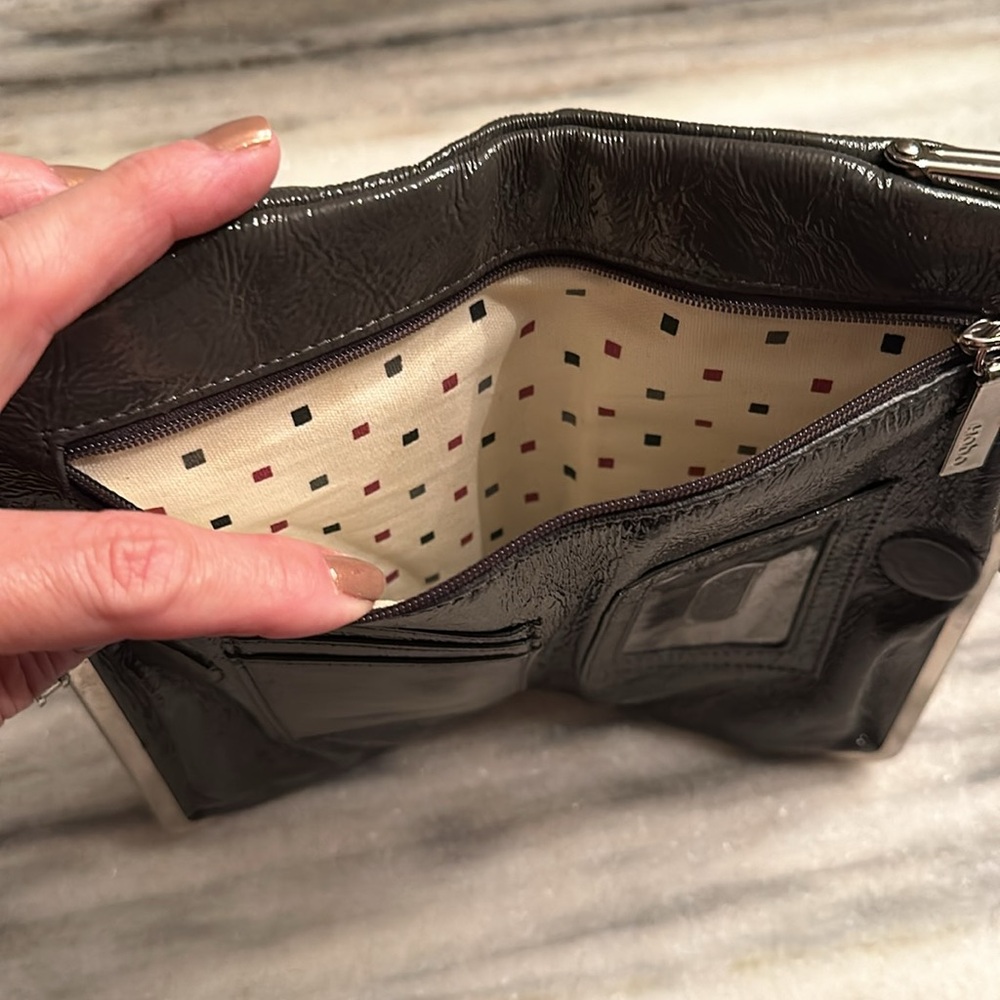 HOBO INTERNATIONAL PATENT LEATHER FLIP CLUTCH /WALLET - Picture 4 of 6